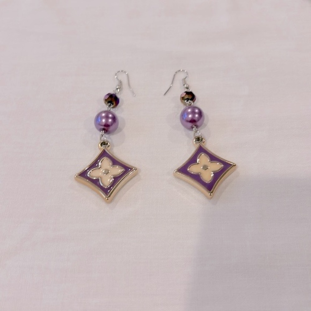 Purple Diamond Shaped Shell Earrings.